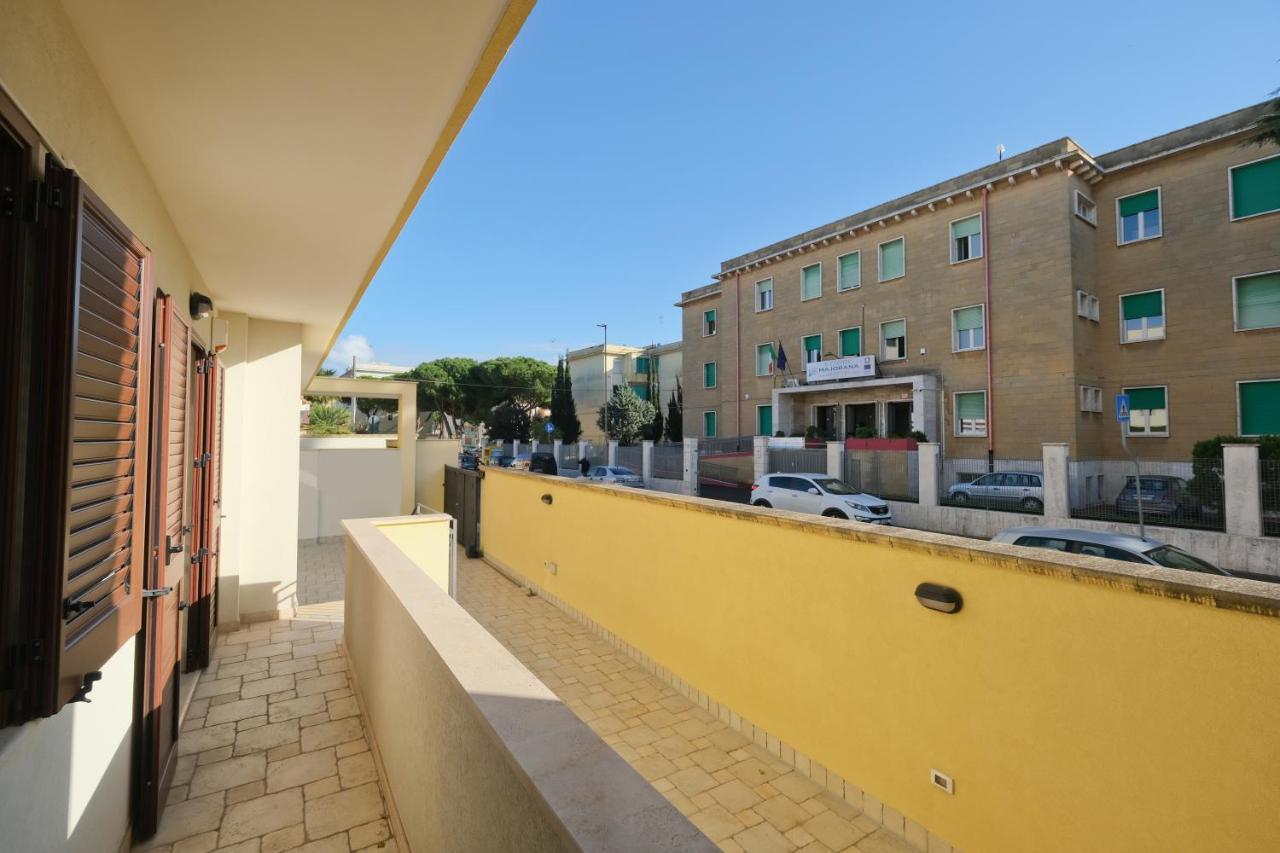 Modern House - 5 Stelle - Posto Auto Privato Apartment Brindisi Exterior foto